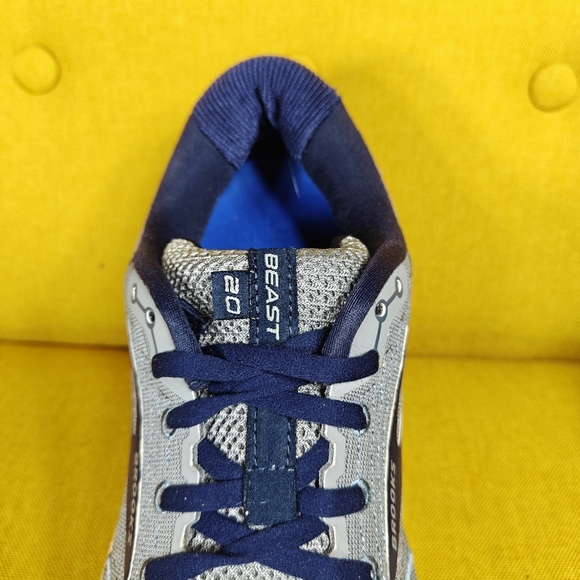 Brooks Beast 20 Blue Grey Athletic Running Sneaker Men's Shoe Size 12 Wide (2E) - Picture 7 of 11